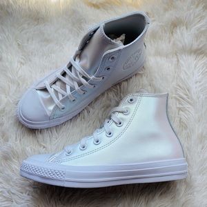 does academy sell converse